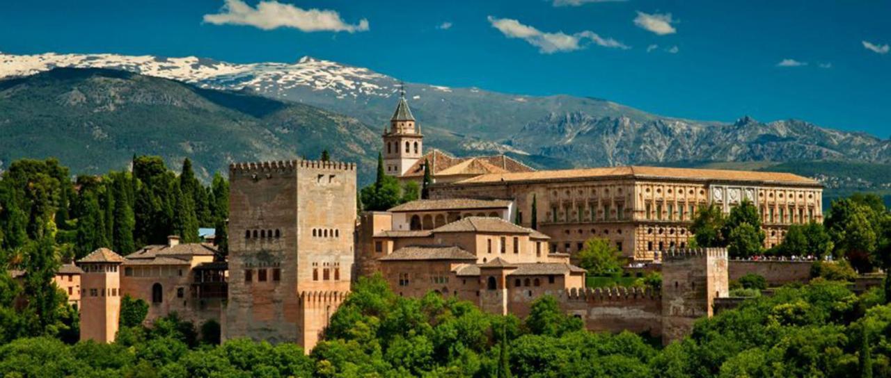 Amplio Y Centrico, Recien Reformado, Calefaccion Central, Jardines, Supermercados, Cafeterias Y Todos Los Servicios En El Corazon De La Ciudad Γρανάδα Εξωτερικό φωτογραφία
